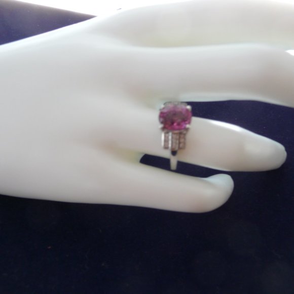 2.80ct PINK SPINEL .09 ct diamonds 18K white gold - Picture 2 of 10